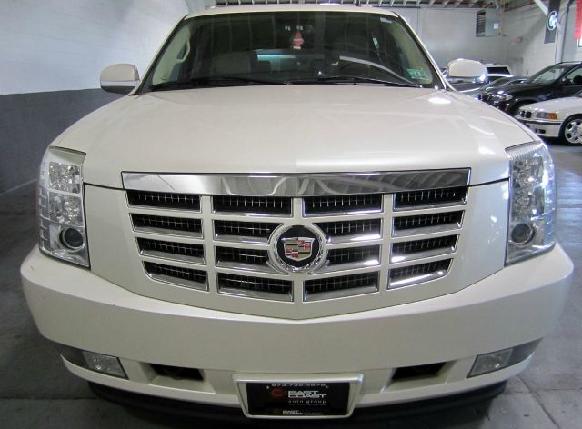 2007 Cadillac Escalade ESV SR5 Sport Utility 4D