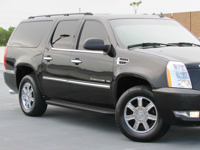 2007 Cadillac Escalade ESV SR5 Sport Utility 4D