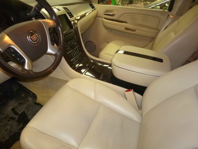 2007 Cadillac Escalade ESV SR5 Sport Utility 4D
