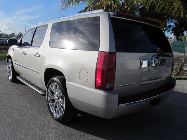 2007 Cadillac Escalade ESV SR5 Sport Utility 4D