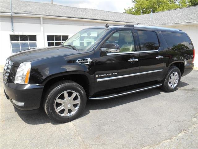 2007 Cadillac Escalade ESV LS Flex Fuel 4x4 This Is One Of Our Best Bargains