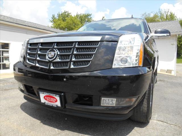 2007 Cadillac Escalade ESV LS Flex Fuel 4x4 This Is One Of Our Best Bargains