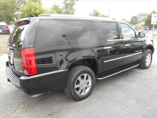 2007 Cadillac Escalade ESV LS Flex Fuel 4x4 This Is One Of Our Best Bargains