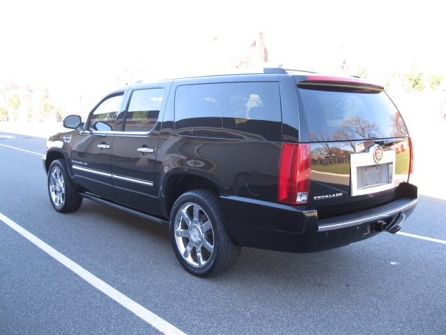 2007 Cadillac Escalade ESV RS1.