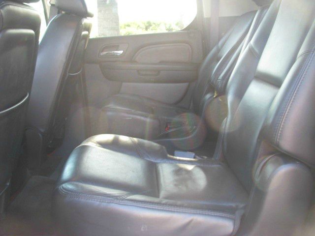 2007 Cadillac Escalade ESV SR5 Sport Utility 4D