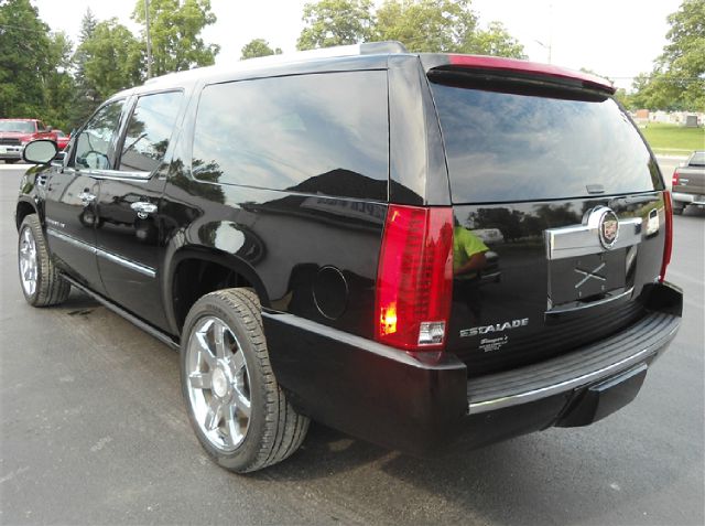 2007 Cadillac Escalade ESV SR5 Sport Utility 4D