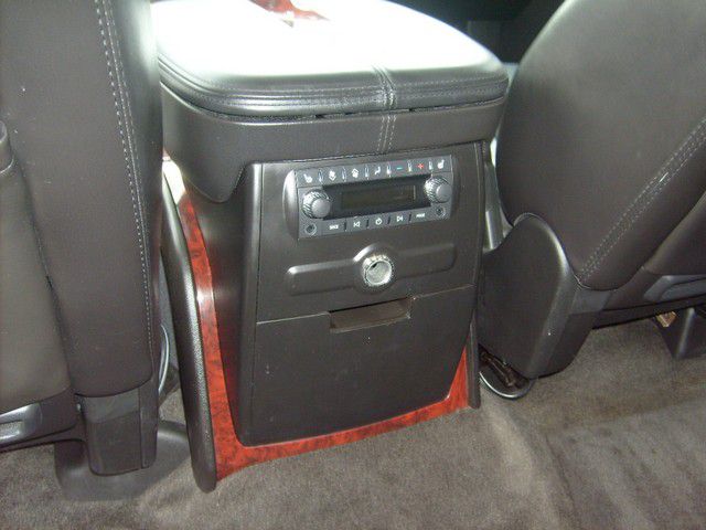 2007 Cadillac Escalade ESV SR5 Sport Utility 4D