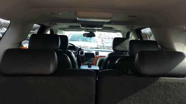 2008 Cadillac Escalade ESV SR5 Sport Utility 4D