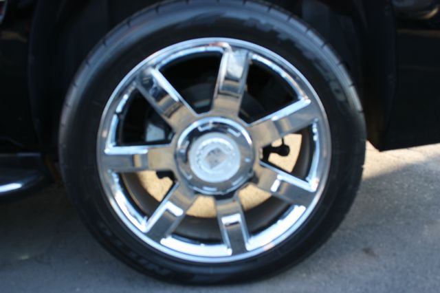 2008 Cadillac Escalade ESV SR5 Sport Utility 4D