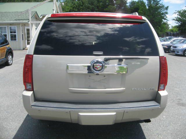 2008 Cadillac Escalade ESV SR5 Sport Utility 4D