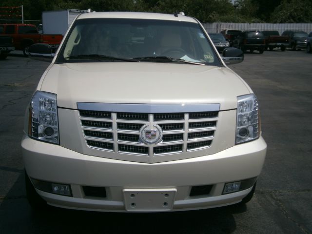 2008 Cadillac Escalade ESV SR5 Sport Utility 4D