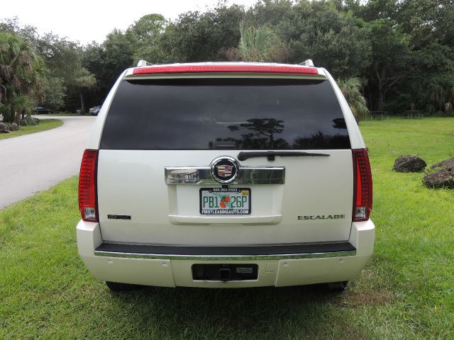 2008 Cadillac Escalade ESV SR5 Sport Utility 4D