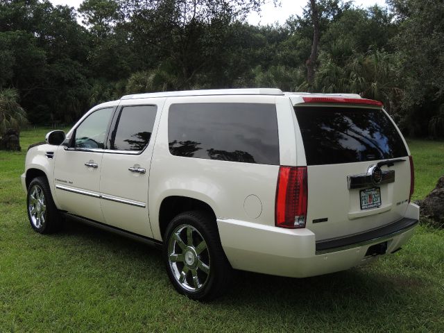 2008 Cadillac Escalade ESV SR5 Sport Utility 4D