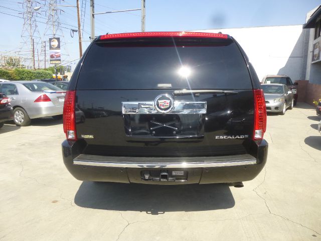 2009 Cadillac Escalade ESV 4 DR. Cloth
