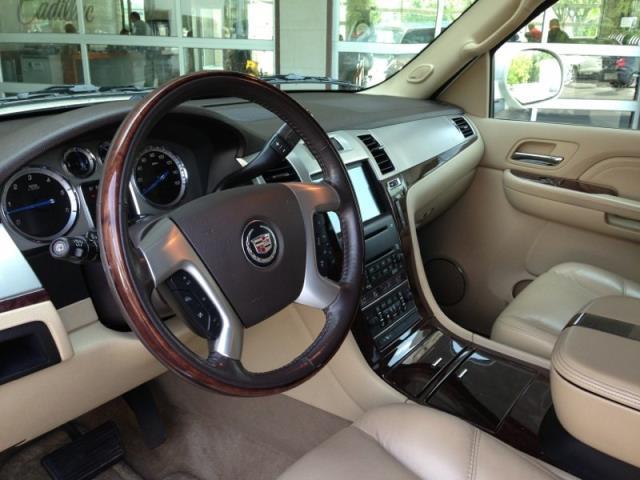2009 Cadillac Escalade ESV Base
