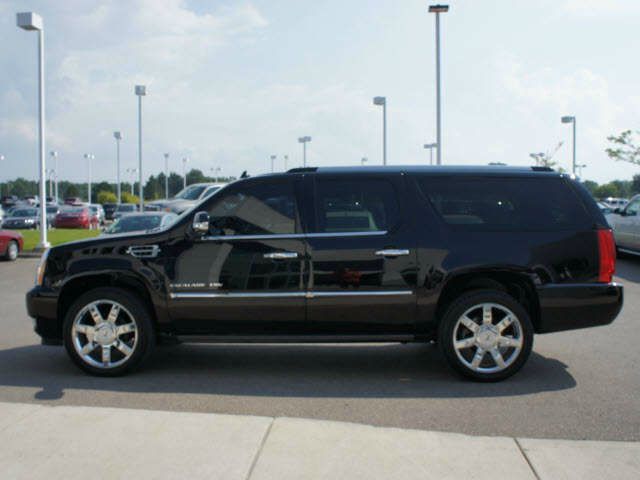 2011 Cadillac Escalade ESV GT WITH Leather And Sunroof