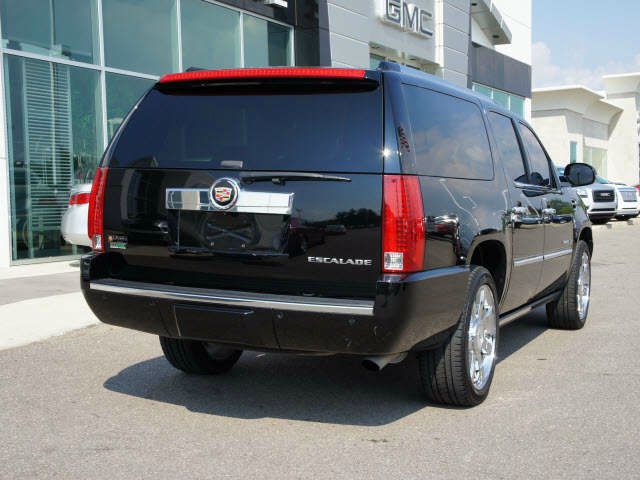 2011 Cadillac Escalade ESV GT WITH Leather And Sunroof