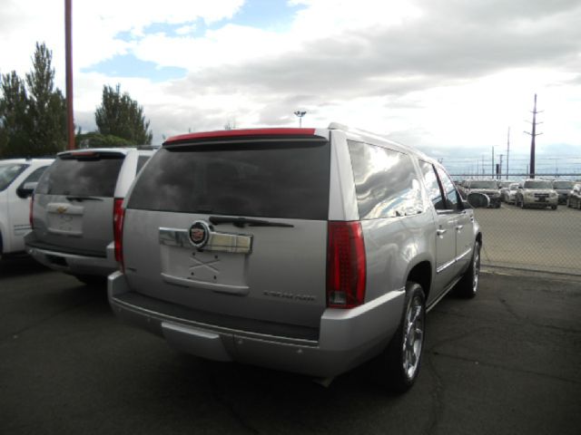 2012 Cadillac Escalade ESV 5dr Hatchback Automatic