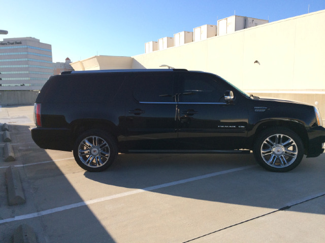 2013 Cadillac Escalade ESV GT WITH Leather And Sunroof