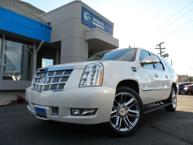 2013 Cadillac Escalade ESV GL I4 Manual