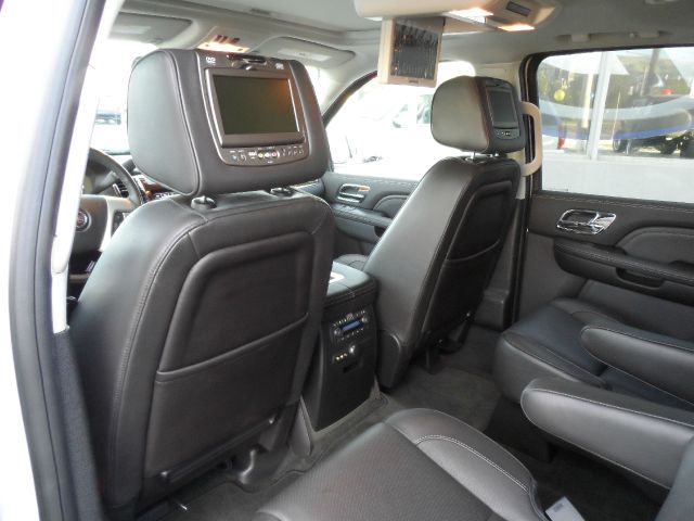 2013 Cadillac Escalade ESV GL I4 Manual
