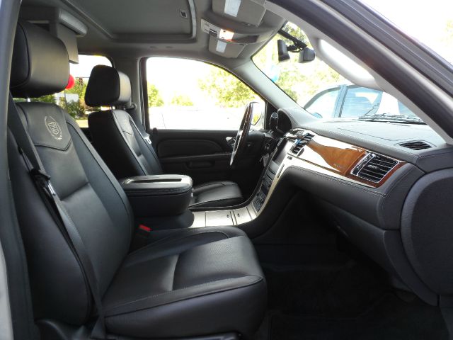 2013 Cadillac Escalade ESV GL I4 Manual