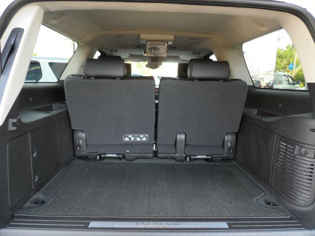 2013 Cadillac Escalade ESV GL I4 Manual