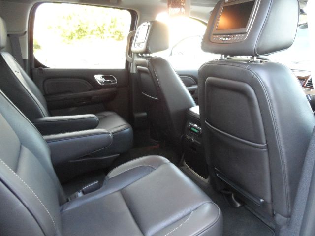 2013 Cadillac Escalade ESV GL I4 Manual