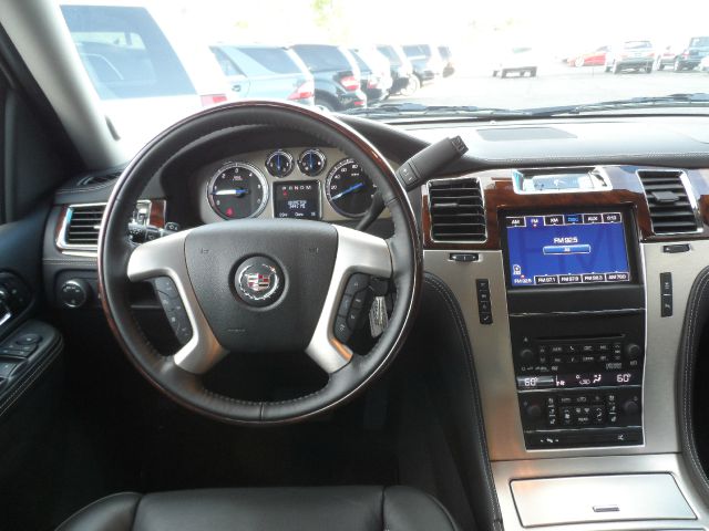 2013 Cadillac Escalade ESV GL I4 Manual