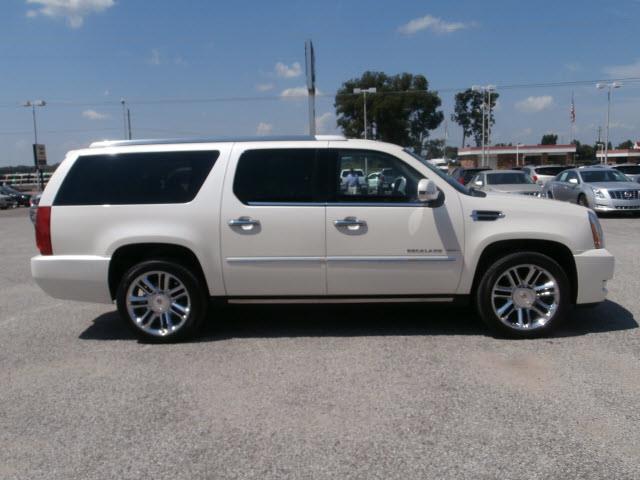 2013 Cadillac Escalade ESV 4dr Sdn 2.5 Manual
