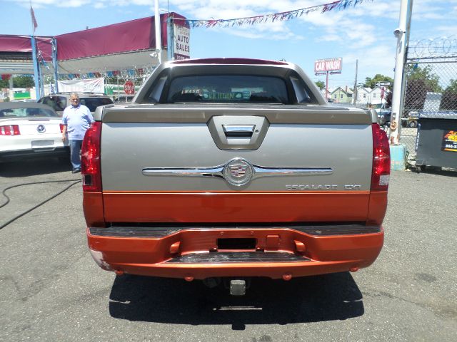 2002 Cadillac Escalade EXT 4dr 2.9L Twin Turbo AWD SUV