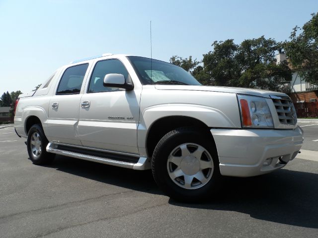 2002 Cadillac Escalade EXT Tech With Rear Entertainment