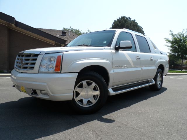 2002 Cadillac Escalade EXT Tech With Rear Entertainment