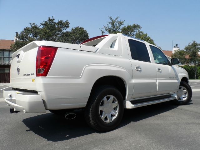 2002 Cadillac Escalade EXT Tech With Rear Entertainment