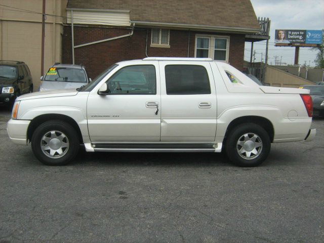2002 Cadillac Escalade EXT Tech With Rear Entertainment