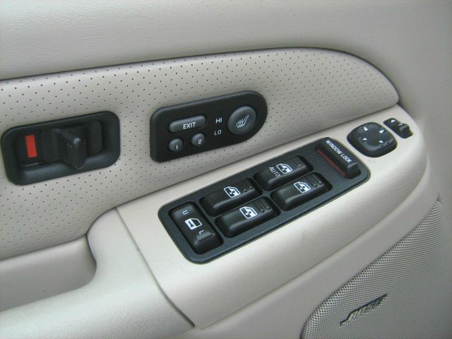 2002 Cadillac Escalade EXT Tech With Rear Entertainment