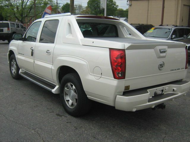 2002 Cadillac Escalade EXT Tech With Rear Entertainment