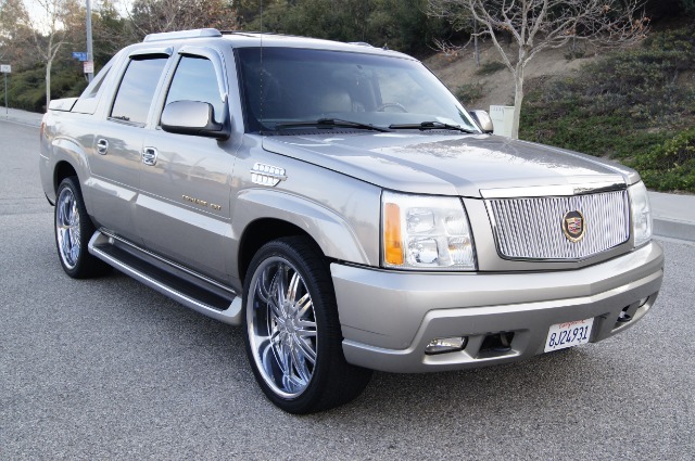 2002 Cadillac Escalade EXT Tech With Rear Entertainment