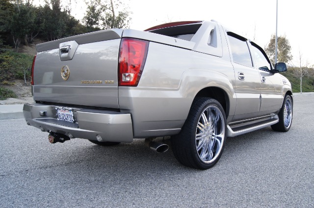 2002 Cadillac Escalade EXT Tech With Rear Entertainment