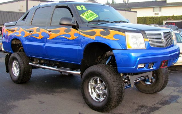 2002 Cadillac Escalade EXT Tech With Rear Entertainment