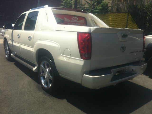 2002 Cadillac Escalade EXT Tech With Rear Entertainment