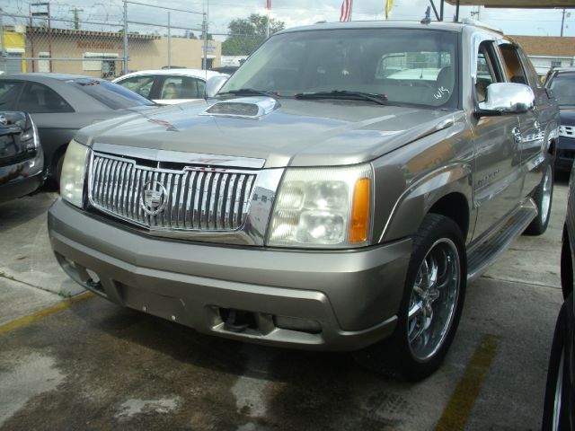 2002 Cadillac Escalade EXT Tech With Rear Entertainment