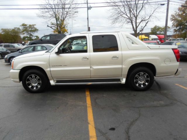 2003 Cadillac Escalade EXT Tech With Rear Entertainment