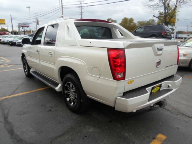 2003 Cadillac Escalade EXT Tech With Rear Entertainment
