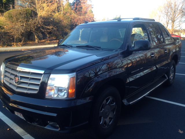 2003 Cadillac Escalade EXT Tech With Rear Entertainment