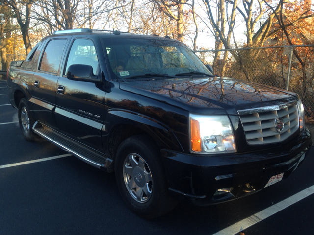 2003 Cadillac Escalade EXT Tech With Rear Entertainment