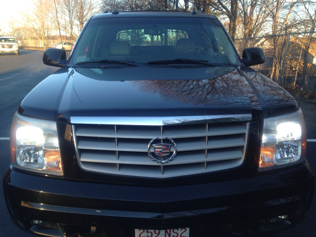 2003 Cadillac Escalade EXT Tech With Rear Entertainment