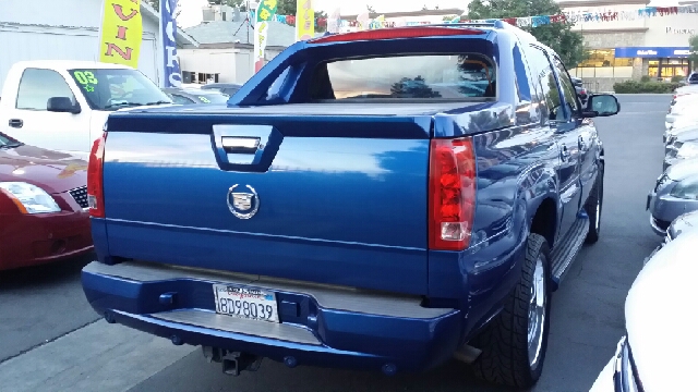 2003 Cadillac Escalade EXT Tech With Rear Entertainment