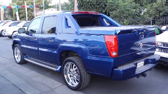 2003 Cadillac Escalade EXT Tech With Rear Entertainment