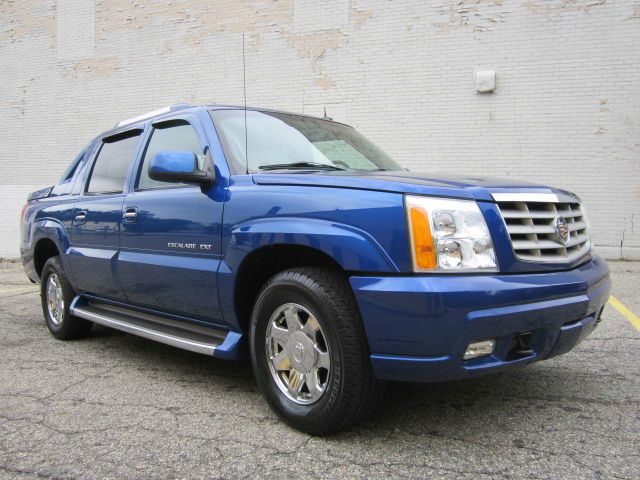 2003 Cadillac Escalade EXT Tech With Rear Entertainment
